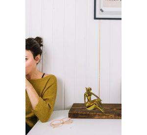 Figura Decorativa Estatua Silueta Mujer Sentada Jhn