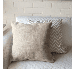 COJIN DECORATIVO DISEÑO ZIGZAG CREMA Y BLANCO 45X45 RELLENO